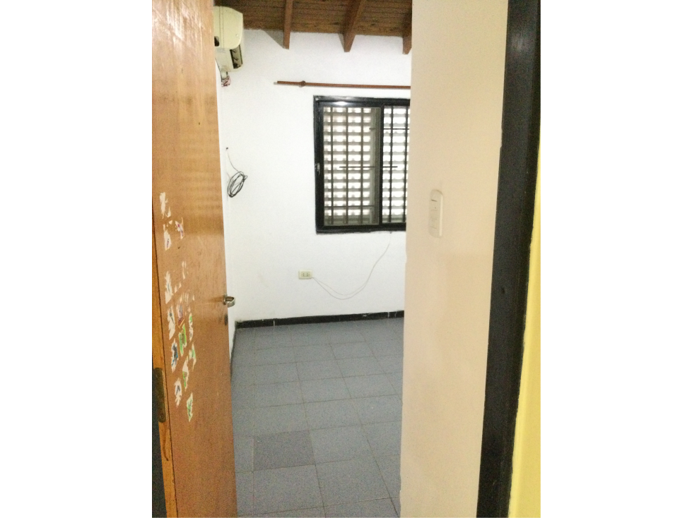 GRANADERO BAIGORRIA /CASA EN VENTA BARRIO LOS ROBLES - 6