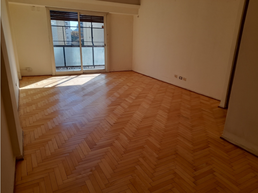 4 AMBIENTES CON DEPENDENCIA BALCON AL FRENTE - CABALLITO