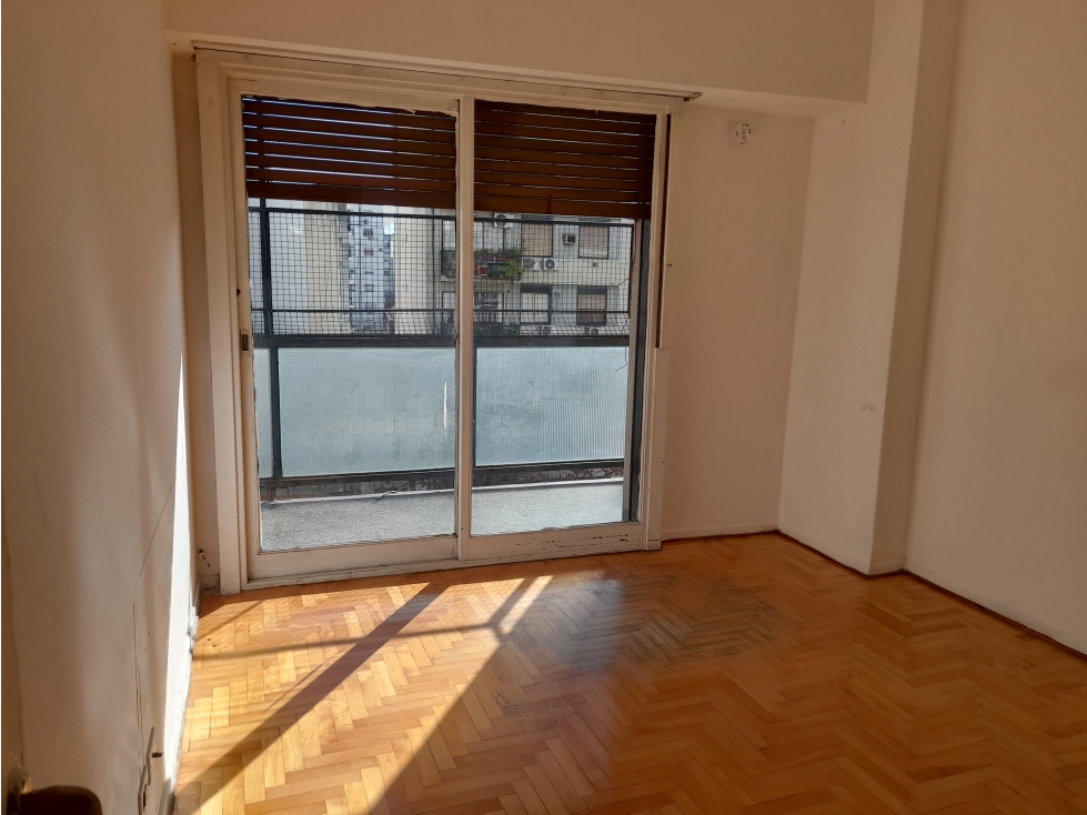 4 AMBIENTES CON DEPENDENCIA BALCON AL FRENTE - CABALLITO — foto 6