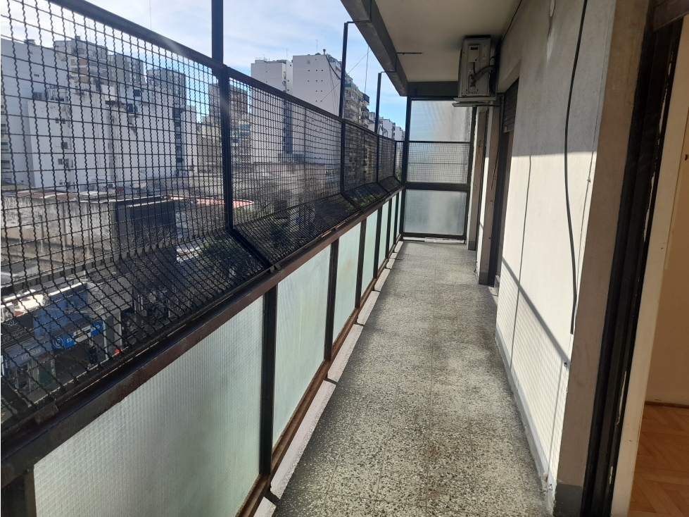 4 AMBIENTES CON DEPENDENCIA BALCON AL FRENTE - CABALLITO — foto 2