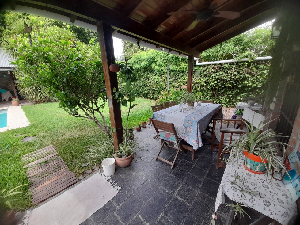 CASA 4 AMB CON JARDIN Y PISCINA EN DON TORCUATO - EL TRIANGULO - 2