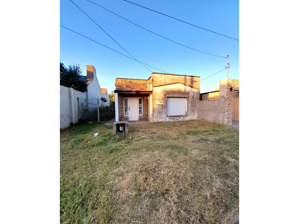 BUEN TERRENO - 10 X 40 - CON DEMOLICION - 3