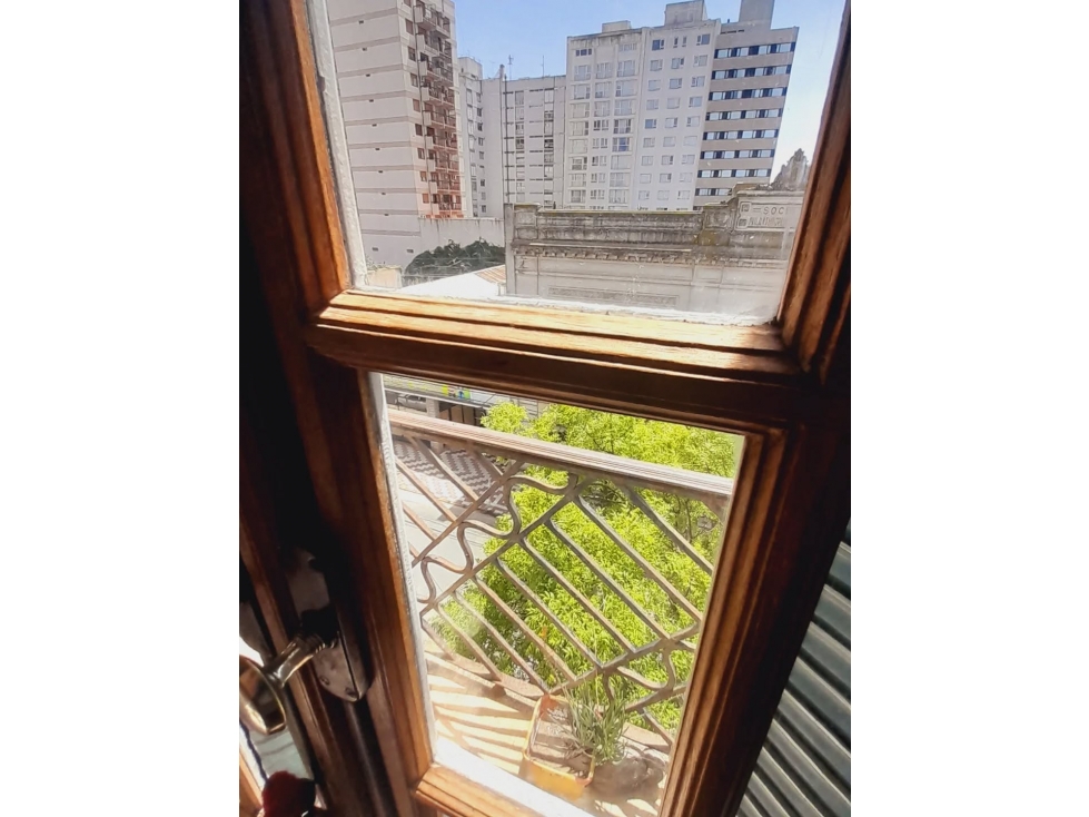 DEPARTAMENTO CENTRICO DE 2 DORM. - 3º PISO CON ASCENSOR - FRENTE — foto 2