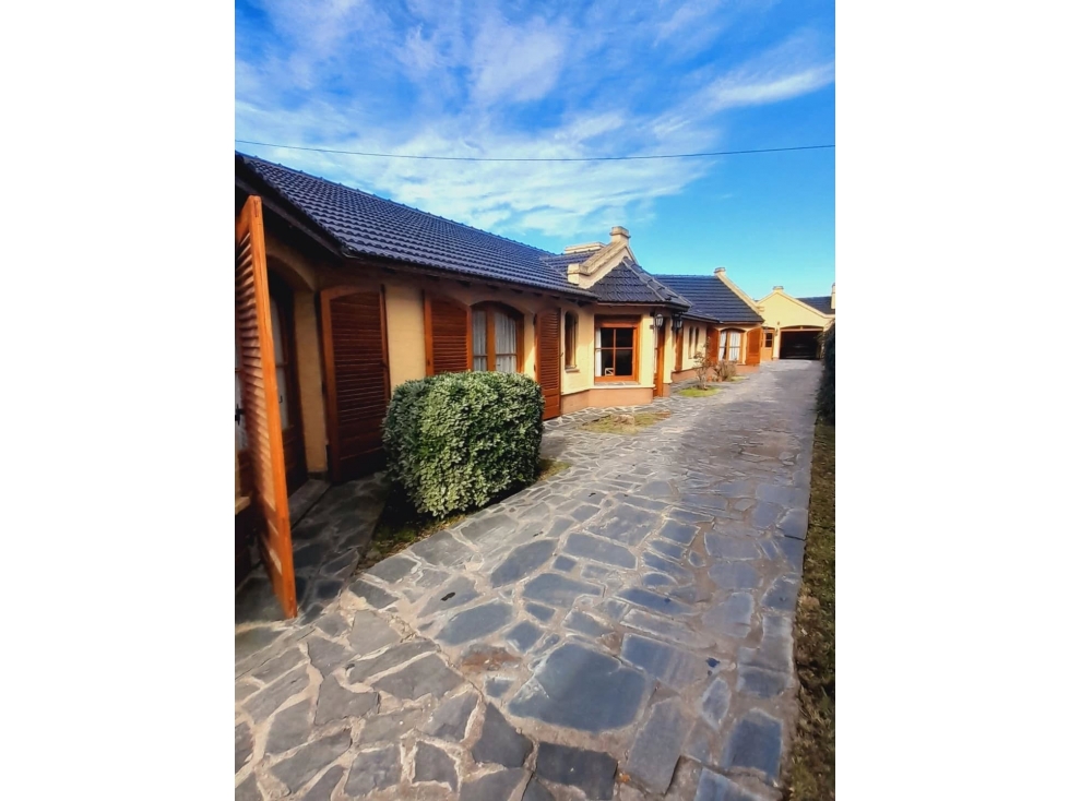 #VENDEMOS- Estupendo chalet estilo campo sureño - ÚNICO - 3
