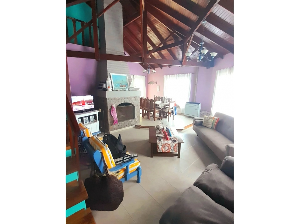 MUY COMODO Y DISTINGUIDO CHALET ESTILO MARINO EN CLAROMECO - 4