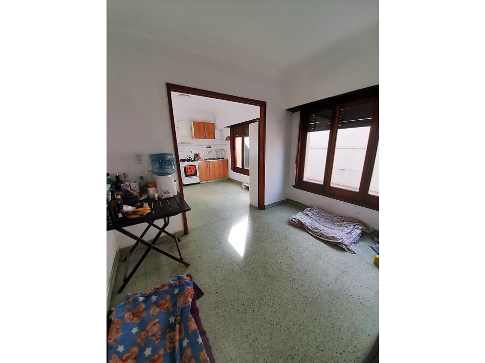 PERMUTAMOS - CHALET ALQUILADO POR DPTO EN LA PLATA - 6