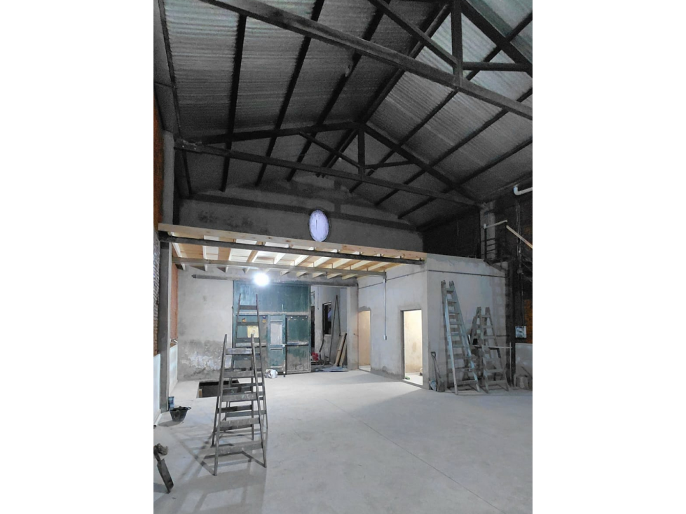 ALQUILER GALPON/LOCAL DE 400 M2 EN AVDA RIVADAVIA 634 - 5