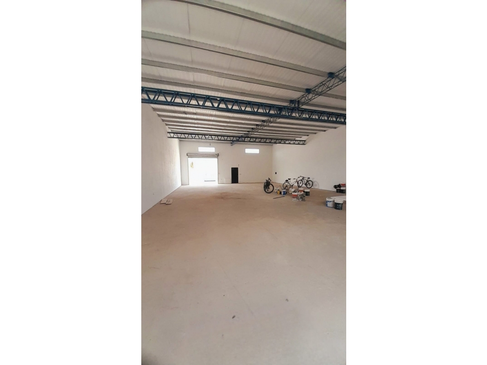 VENTA - GALPON NUEVO CON RENTA - 250 MTS 2 - INVERSION - TRES ARROYOS - 5
