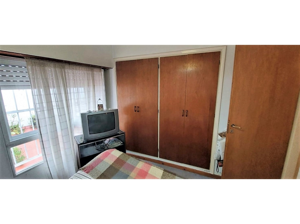 DEPARTAMENTO EN PLANTA BAJA DE 2 DORM - A PASOS DE PLAZA ESPAÑA — foto 6