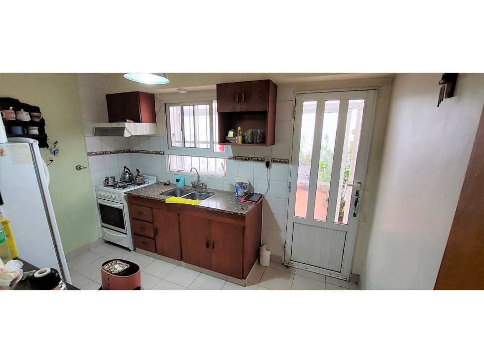 DEPARTAMENTO EN PLANTA BAJA DE 2 DORM - A PASOS DE PLAZA ESPAÑA — foto 2