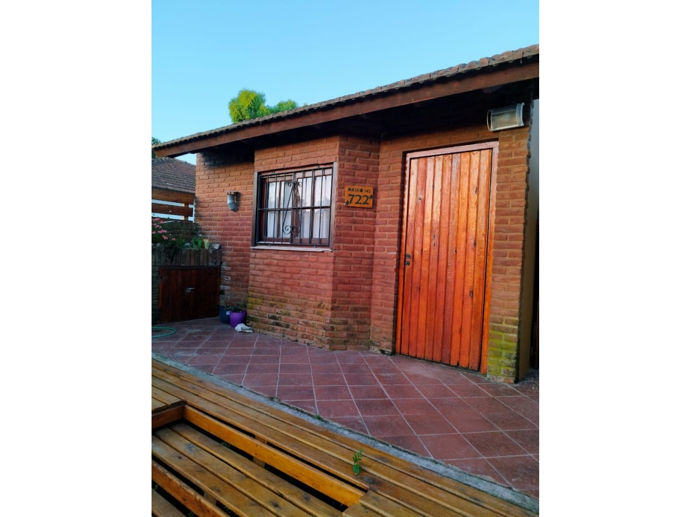 DUPLEX de 4 AMBIENTES en hermoso Barrio arbolado - 1