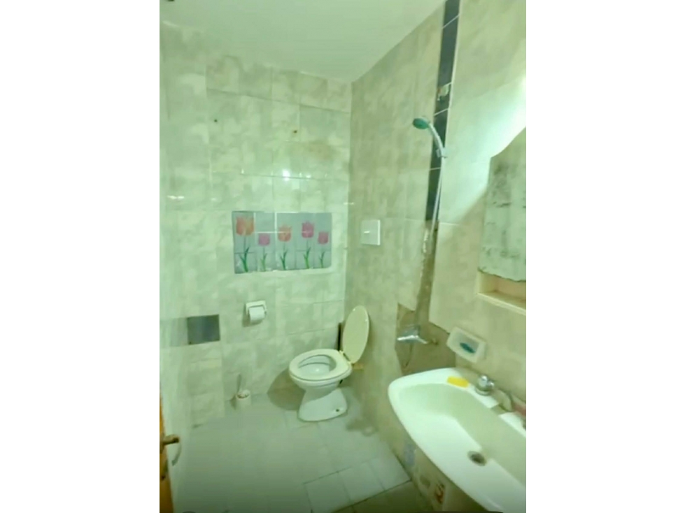 LATORRE PROP. VENDE CASA CON GALPON - ZONA AV. CONSTITUCION — foto 4