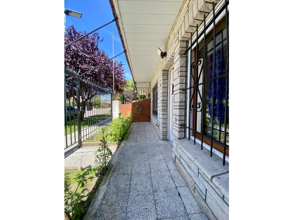 LATORRE PROP. VENDE CHALET EN PH - EXCELENTE ENTORNO — foto 2