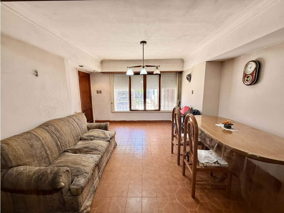 LATORRE PROP. VENDE CHALET 4 AMB CON PARQUE Y GARAGE — foto 4