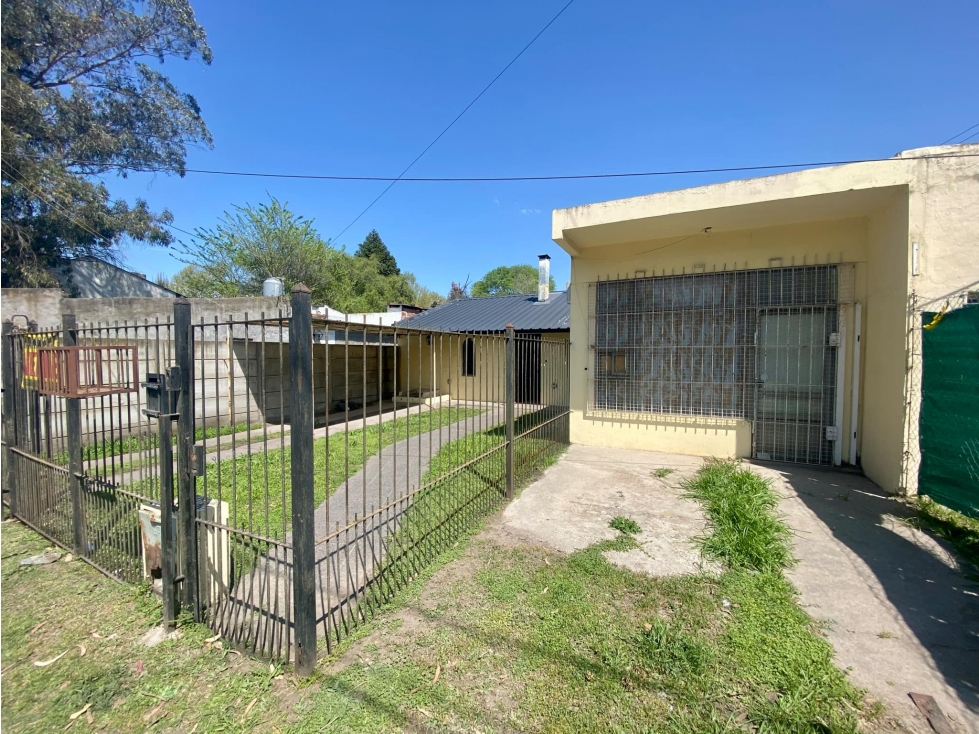 LATORRE PROP. VENDE CHALET 4 AMB + LOCAL COMERCIAL — foto 3