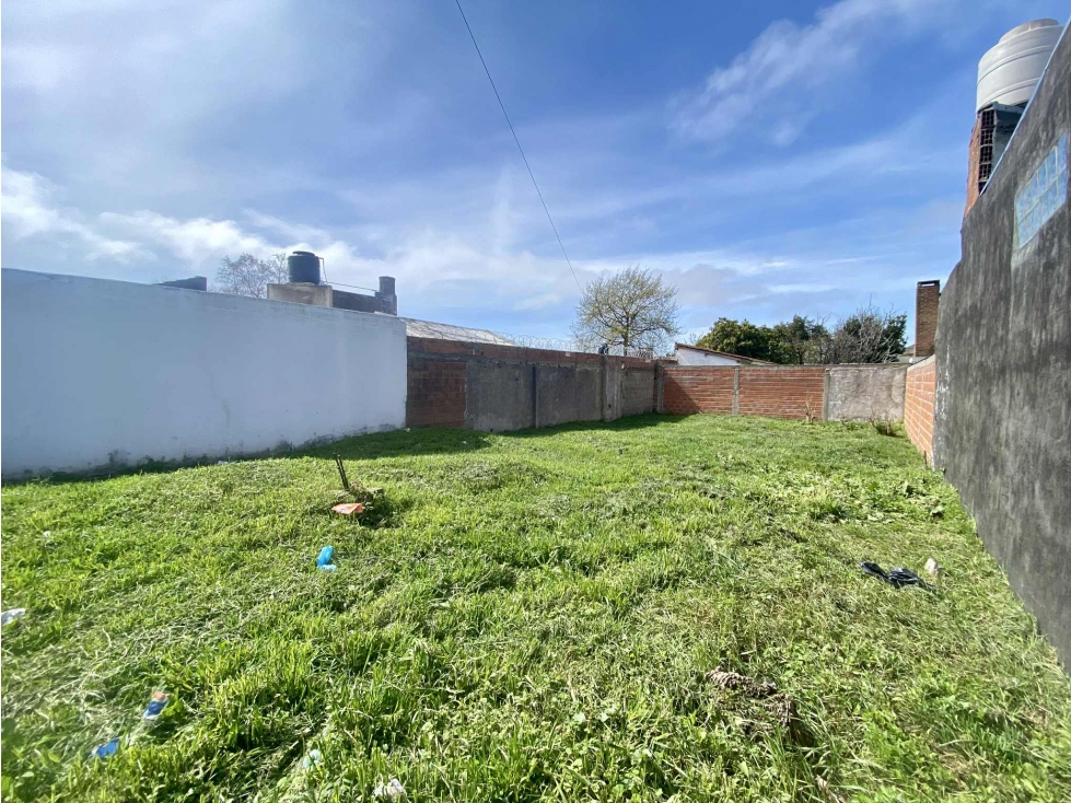 LATORRE PROP. VENDE LOTE BALDIO EN LOS PINARES — foto 2