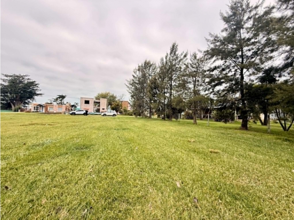 LATORRE PROP. VENDE LOTE EN COUNTRY COSTA DEL SOL - 6