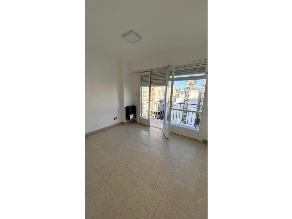 LATORRE PROP. VENDE DEPTO 2 AMB. EN EL CENTRO