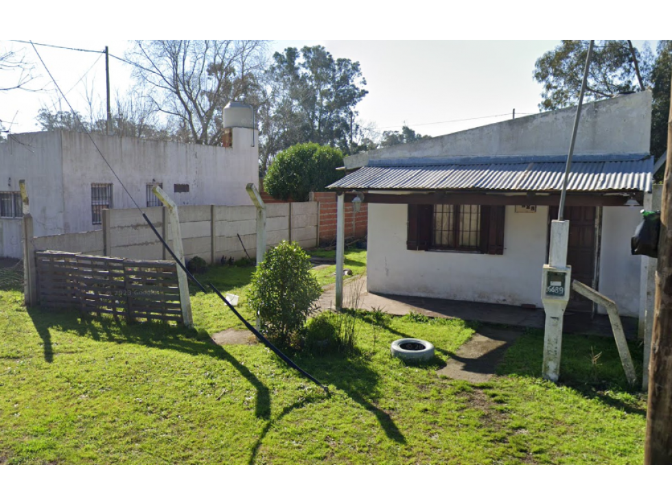LATORRE PROP. VENDE CASA 3 AMB CON PARQUE