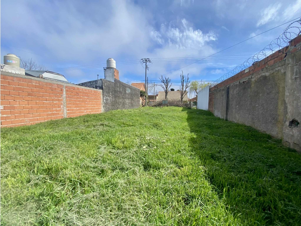 LATORRE PROP. VENDE LOTE BALDIO EN LOS PINARES — foto 4