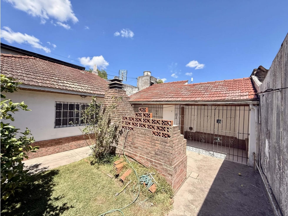 LATORRE PROP. VENDE CHALET 4 AMB CON PARQUE Y GARAGE — foto 3