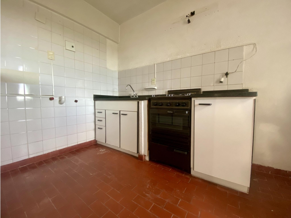 LATORRE PROP. VENDE DEPTO 4 AMB CON ESPACIO DE COCHERA - APTO CREDITO — foto 4