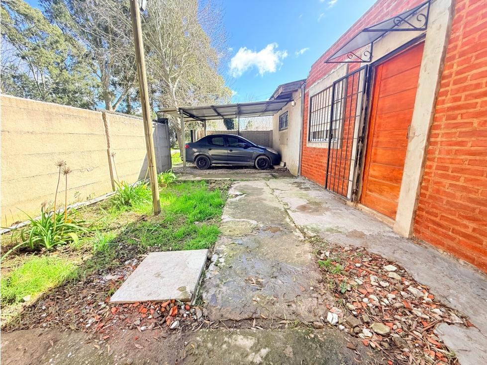LATORRE PROP. VENDE CASA 4 AMB CON HERMOSO PARQUE - 3