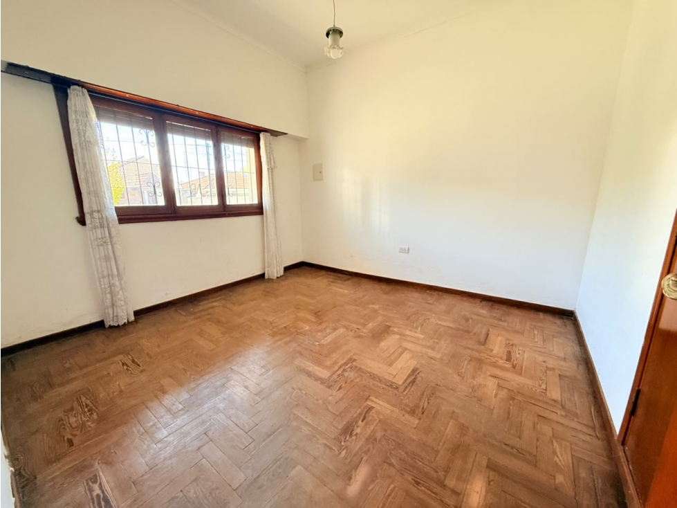 LATORRE PROP. VENDE CHALET EN PARQUE LURO - 6