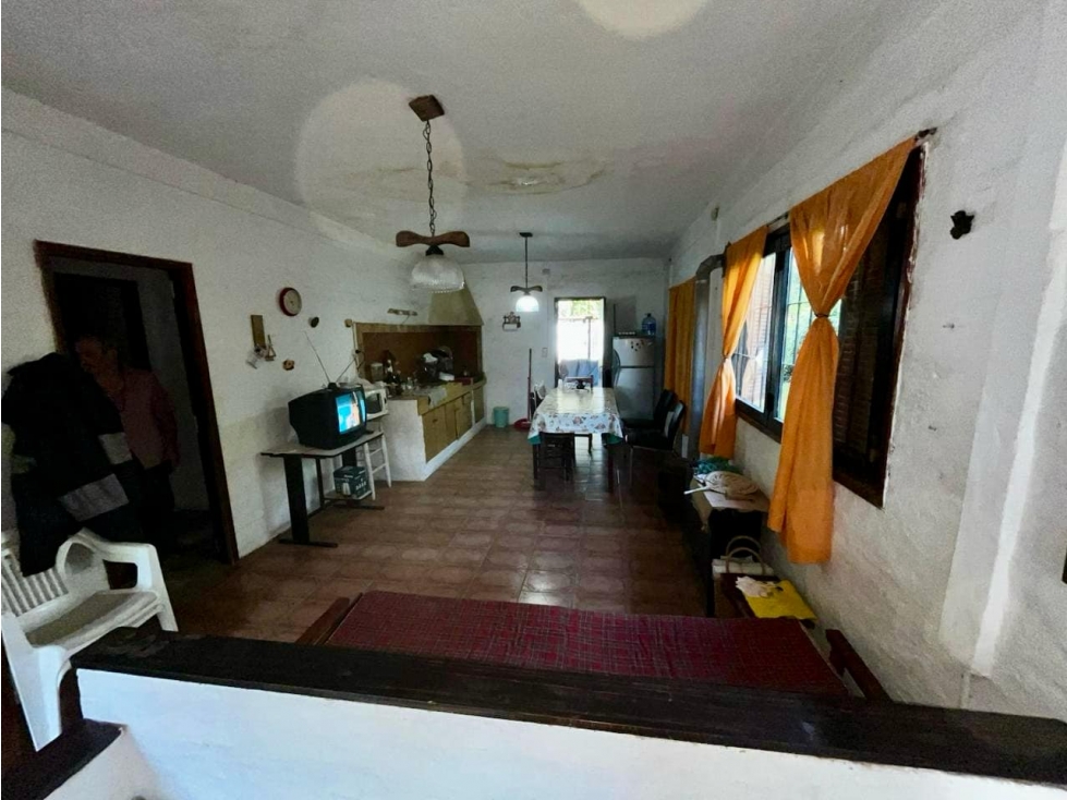 LATORRE PROP. VENDE CASA 3 AMB. FRENTE AL PARQUE CAMET — foto 6