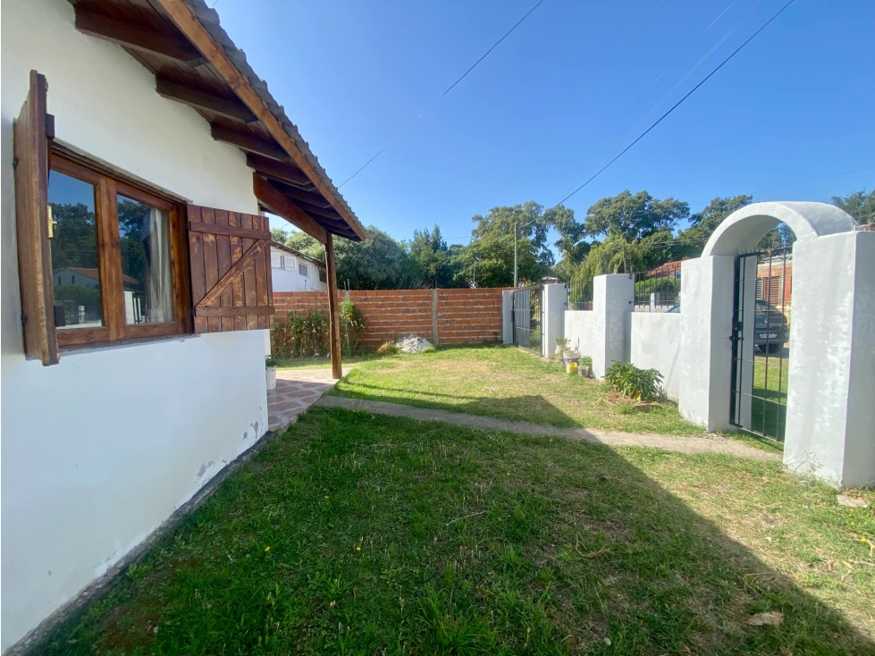 LATORRE PROP. VENDE CHALET CON PARQUE - APTO CREDITO