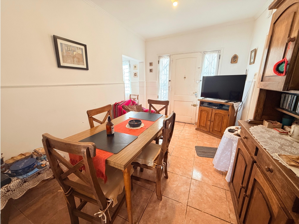 LATORRE PROP. VENDE CASA 3 AMB. CON HERMOSO PARQUE. — foto 6