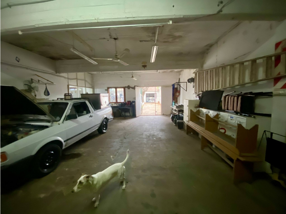 LATORRE PROP. VENDE CASA CON DEPOSITO Y TALLER — foto 2