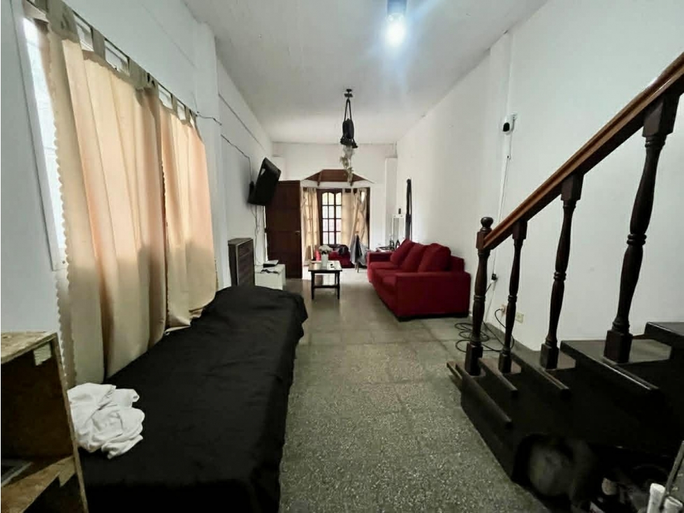 LATORRE PROP. VENDE CASA CON GALPON - ZONA AV. CONSTITUCION — foto 3