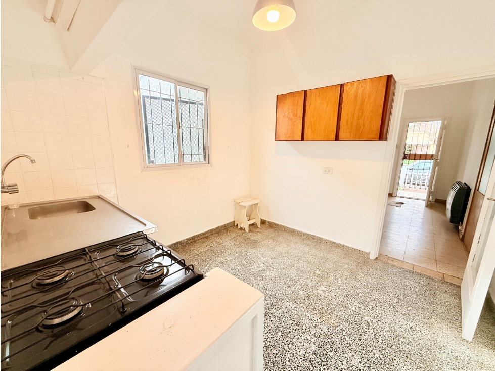 LATORRE PROP. VENDE CASA 3 AMB CON PARQUE - APTO CREDITO - 5