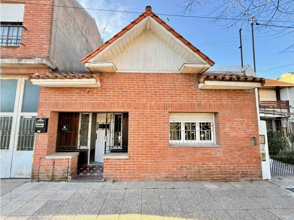 LATORRE PROP. ALQUILA 24 MESES CHALET CON PATIO - 1