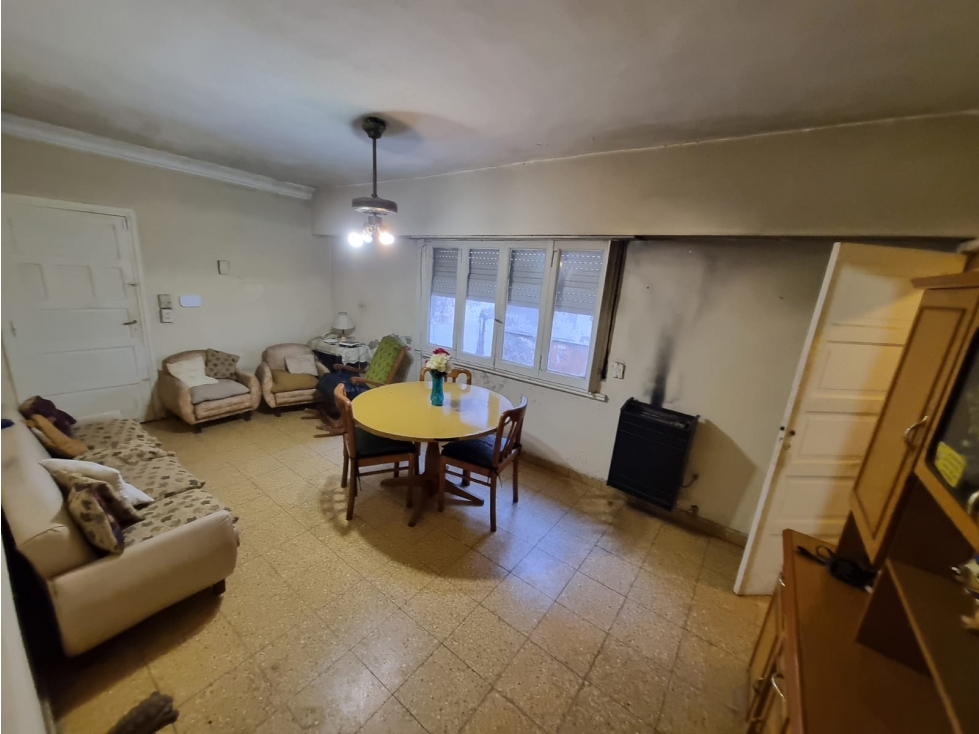 LATORRE PROP. VENDE CASA CON LOCALES - S/ ARTURO ALIO. — foto 5