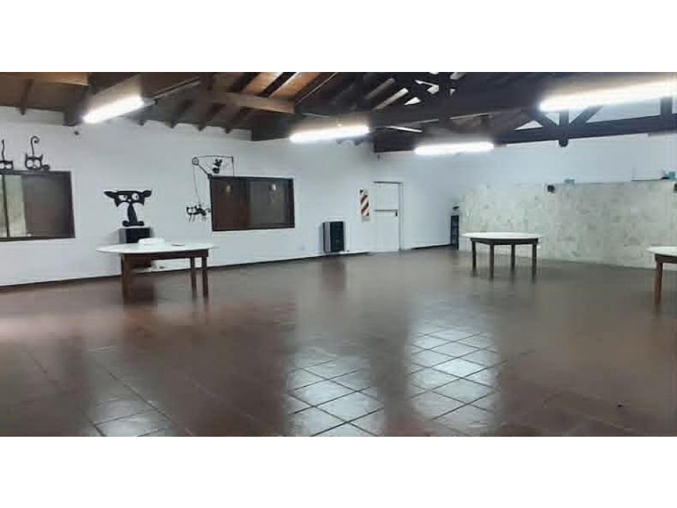 LATORRE PROP. ALQUILA CASA PARA USO COMERCIAL - 5