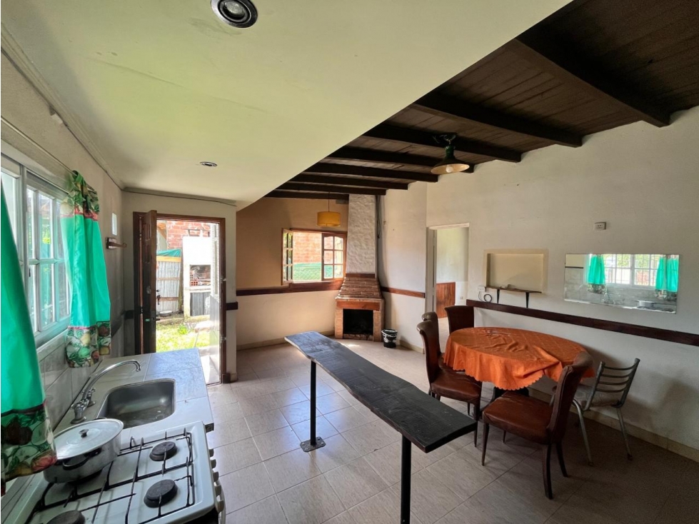LATORRE PROP. ALQUILA CASA 2 AMB - EN BARRIO PARQUE PEÑA - 2