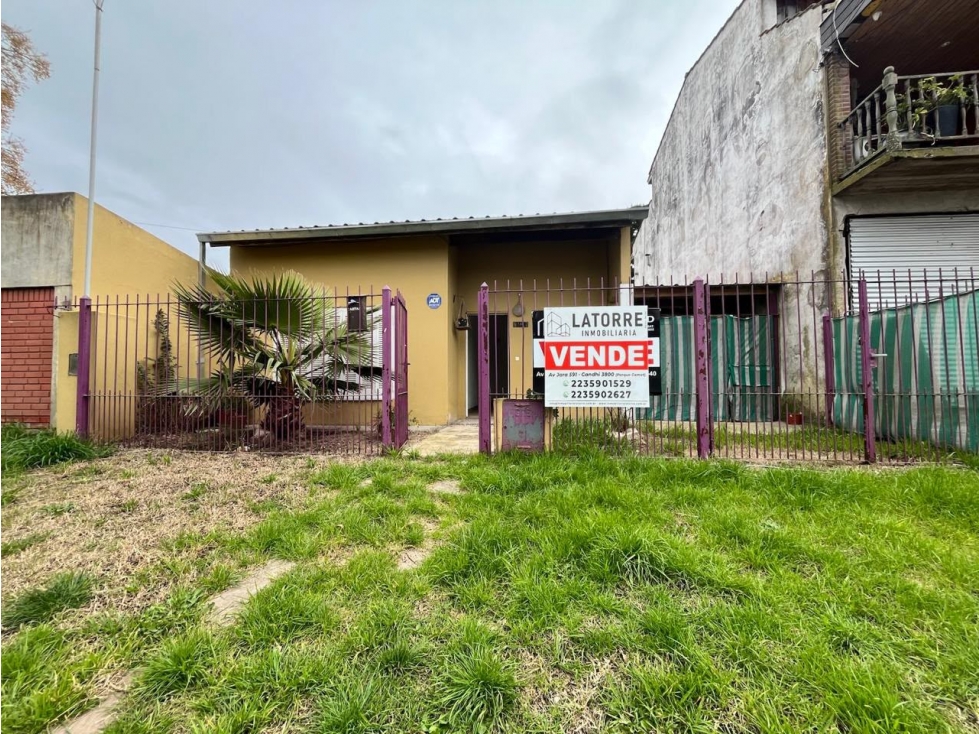 LATORRE PROP. VENDE CASA CON AMPLIO PARQUE - APTO CREDITO - 2