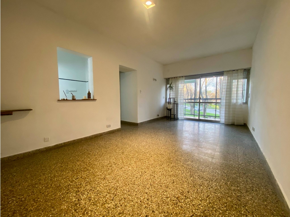 LATORRE PROP. VENDE DEPTO 3 AMB CON BALCON A LA CALLE — foto 2