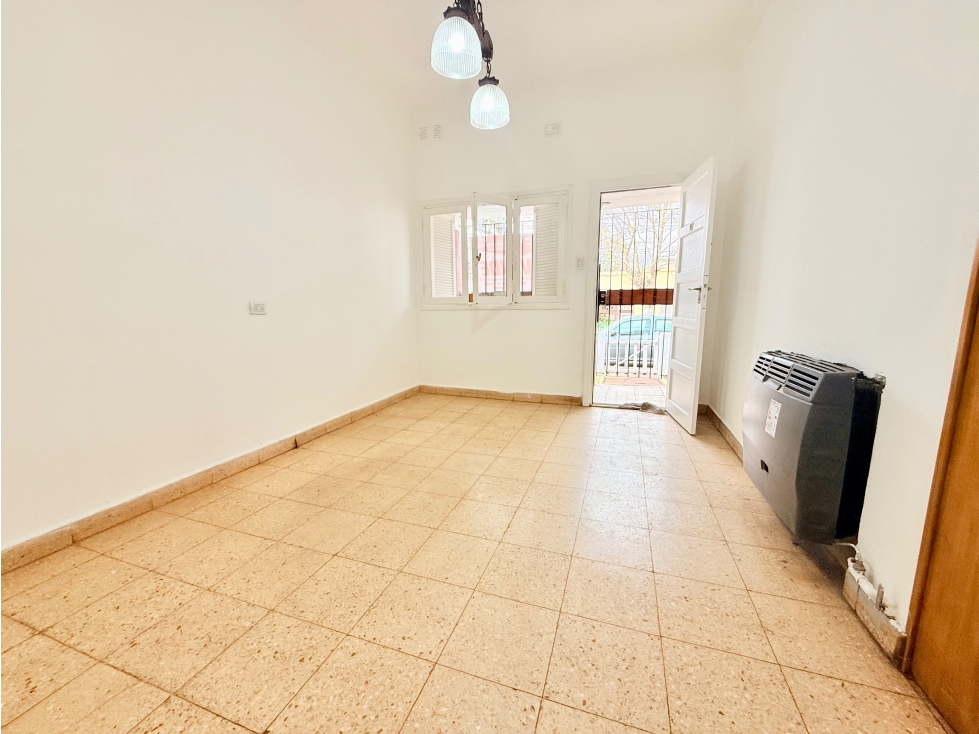 LATORRE PROP. VENDE CASA 3 AMB CON PARQUE - APTO CREDITO - 3