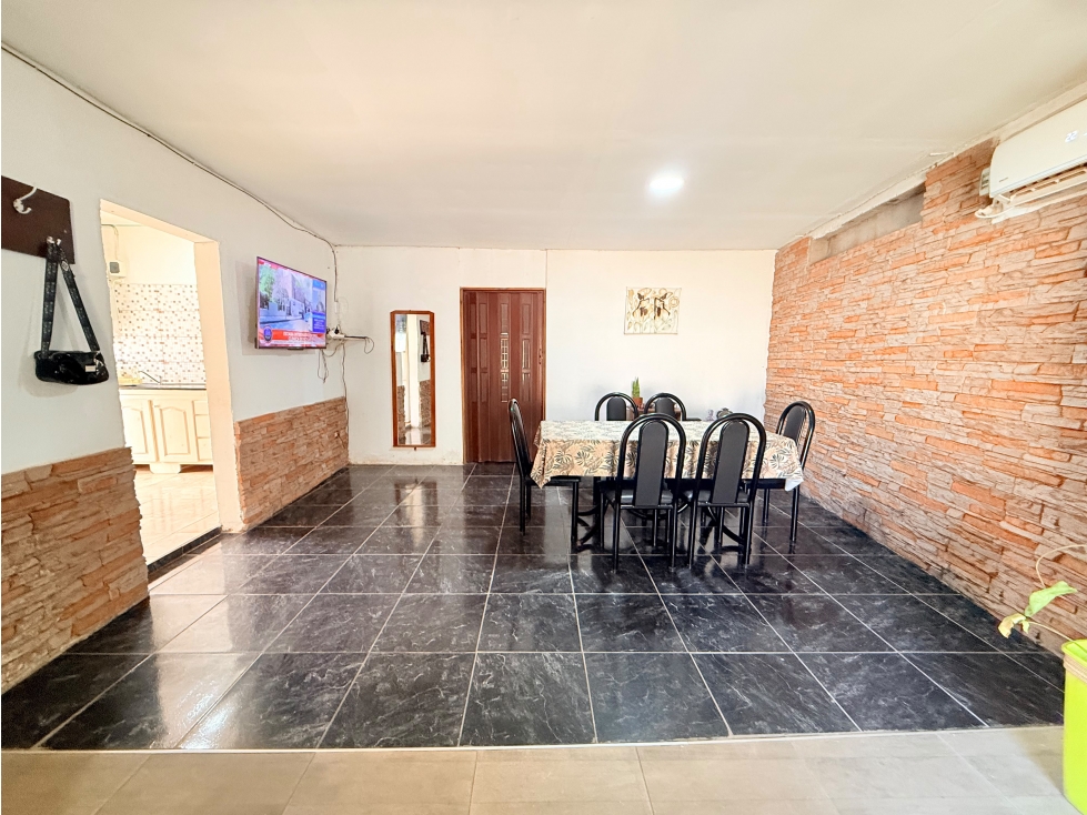 LATORRE PROP. VENDE CASA 4 AMB CON HERMOSO PARQUE - 4