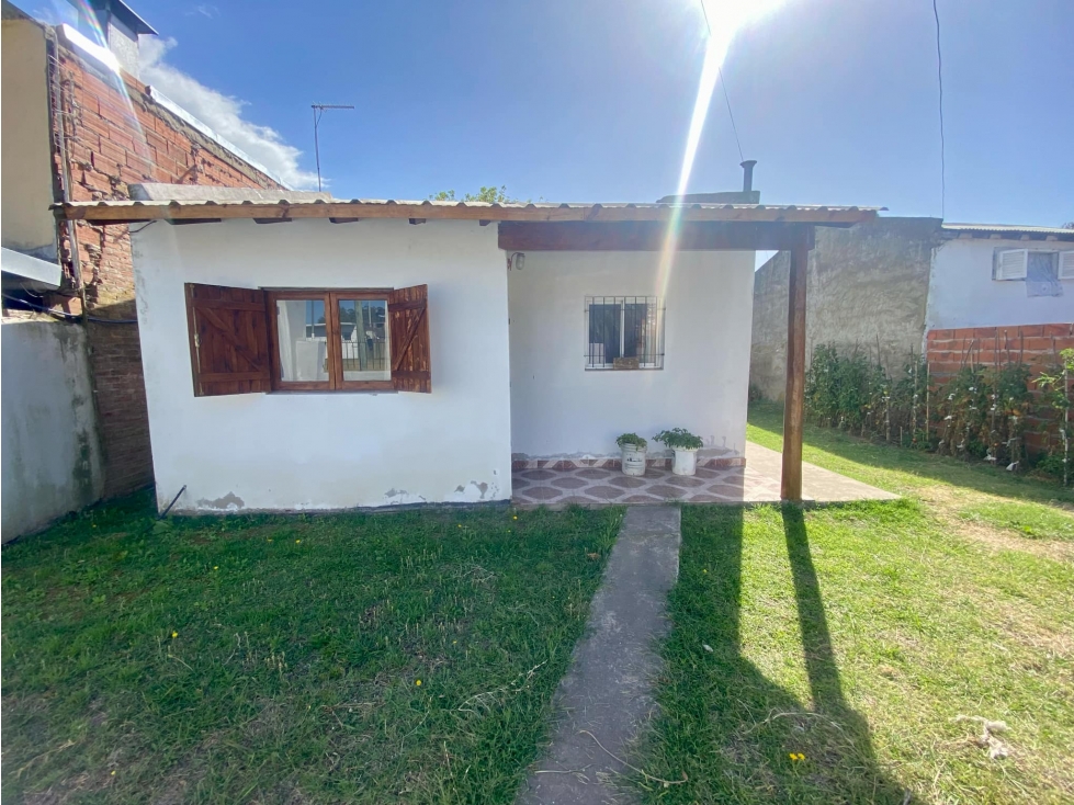 LATORRE PROP. VENDE CHALET CON PARQUE - APTO CREDITO — foto 3