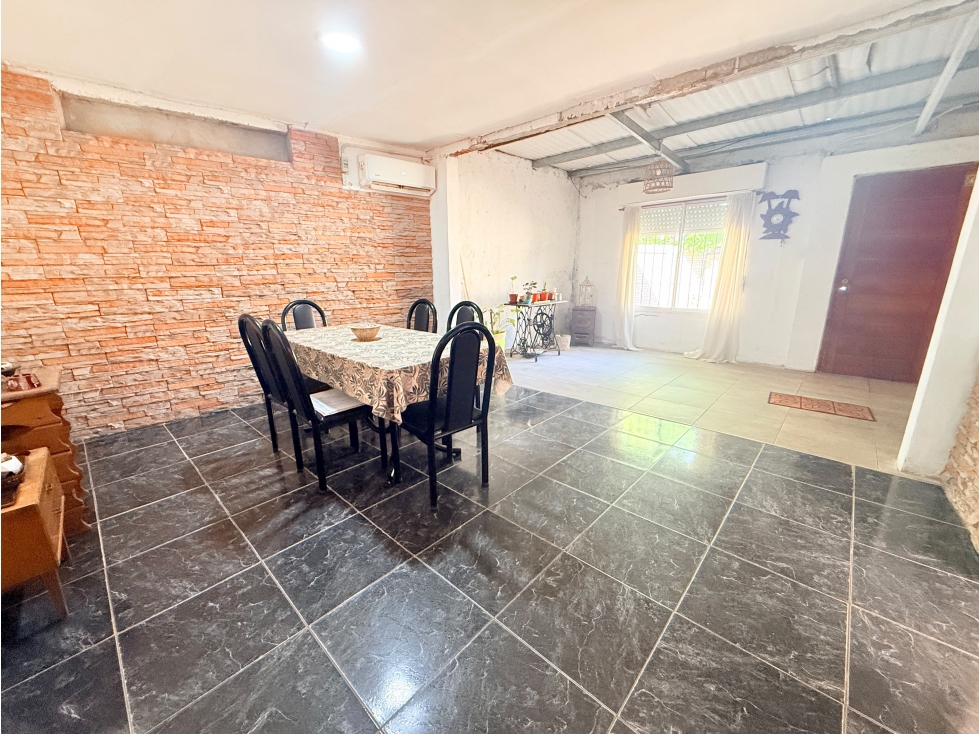 LATORRE PROP. VENDE CASA 4 AMB CON HERMOSO PARQUE - 5