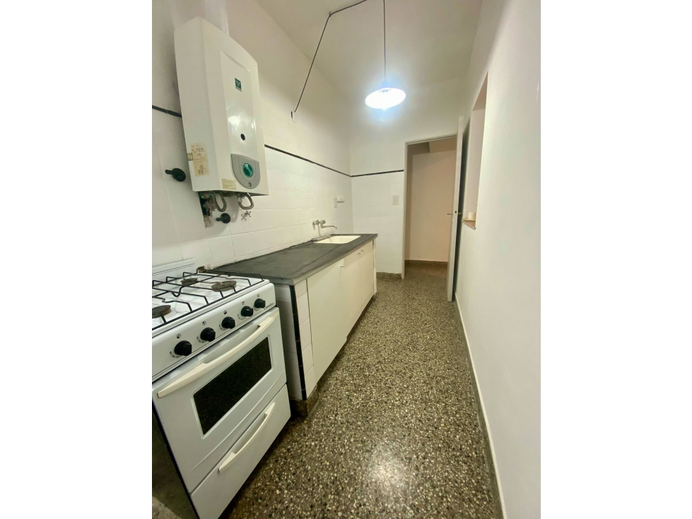 LATORRE PROP. VENDE DEPTO 3 AMB CON BALCON A LA CALLE — foto 6