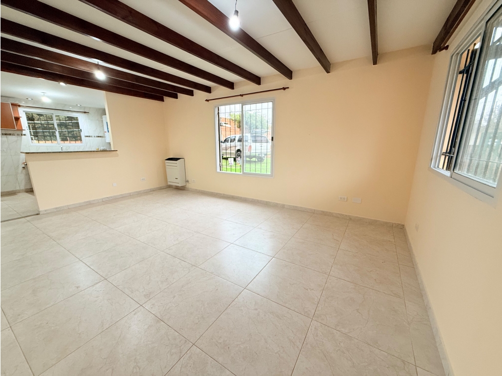 LATORRE PROP. ALQUILA 24 MESES CASA CON PARQUE - 5