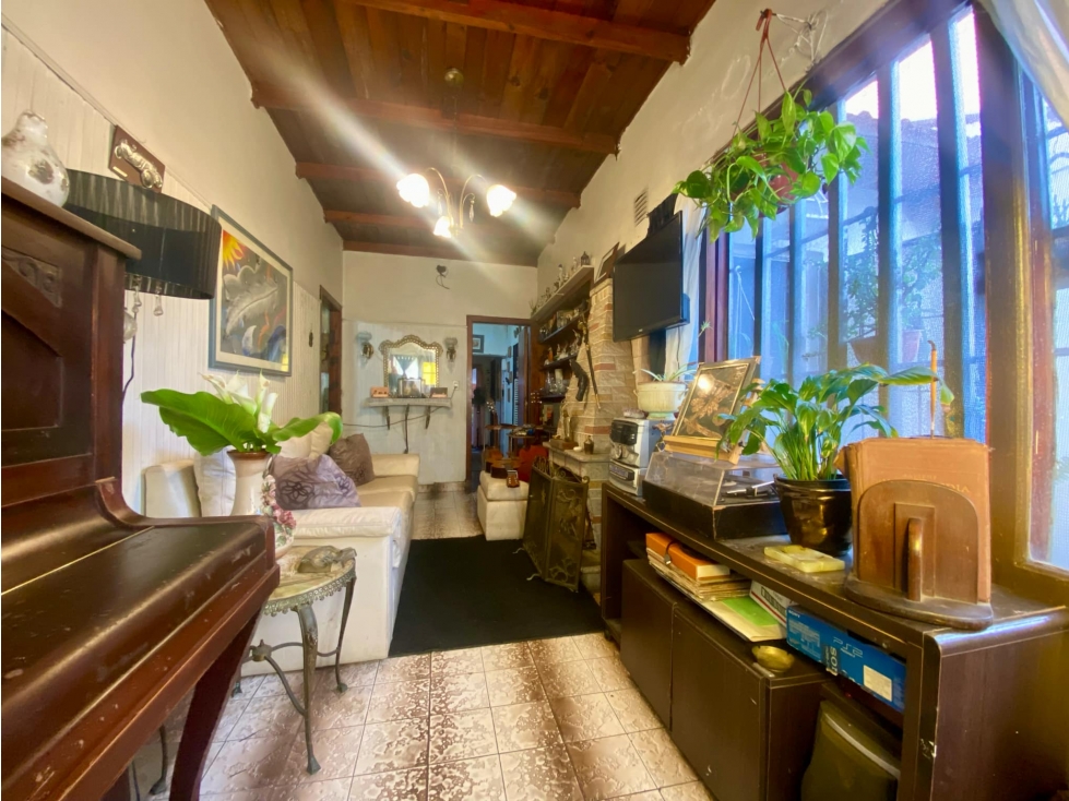 LATORRE PROP. VENDE CASA CON GARAGE Y PATIO — foto 4