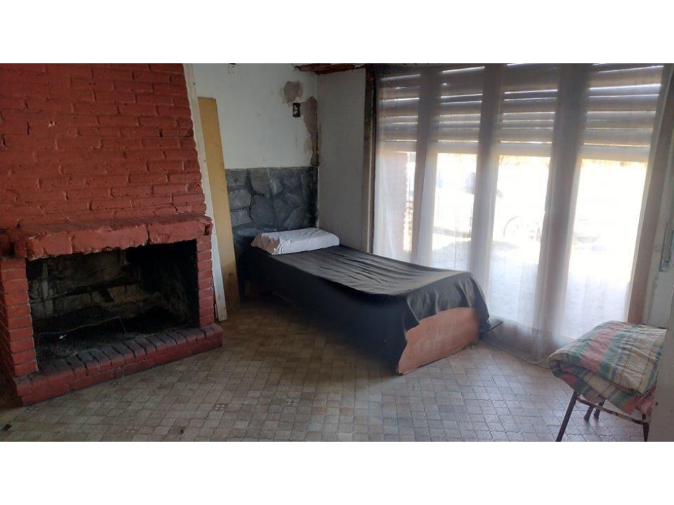 LATORRE PROP. VENDE CHALET 5 AMBIENTES CERCA DEL MAR - 3