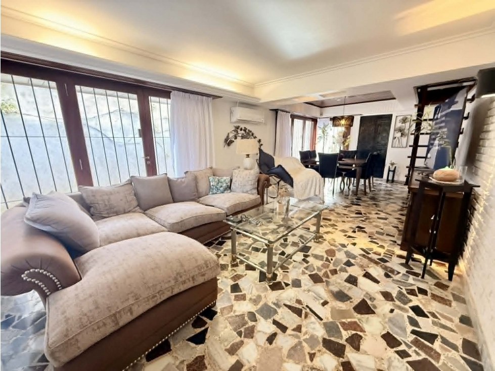 LATORRE PROP. VENDE CHALET 5 AMB. + DOS DEPTOS EN LA FLORIDA - 2