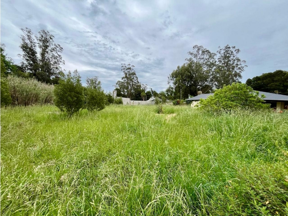 LATORRE PROP. VENDE LOTE BALDIO EN BARRIO EL SOSIEGO